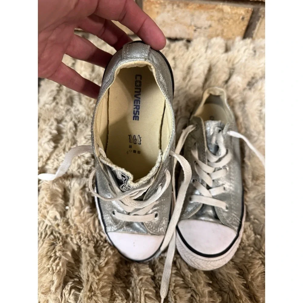 Converse Chuck Taylor All Star Kids Low Top Lace-Up Sneakers Silver US 2.5